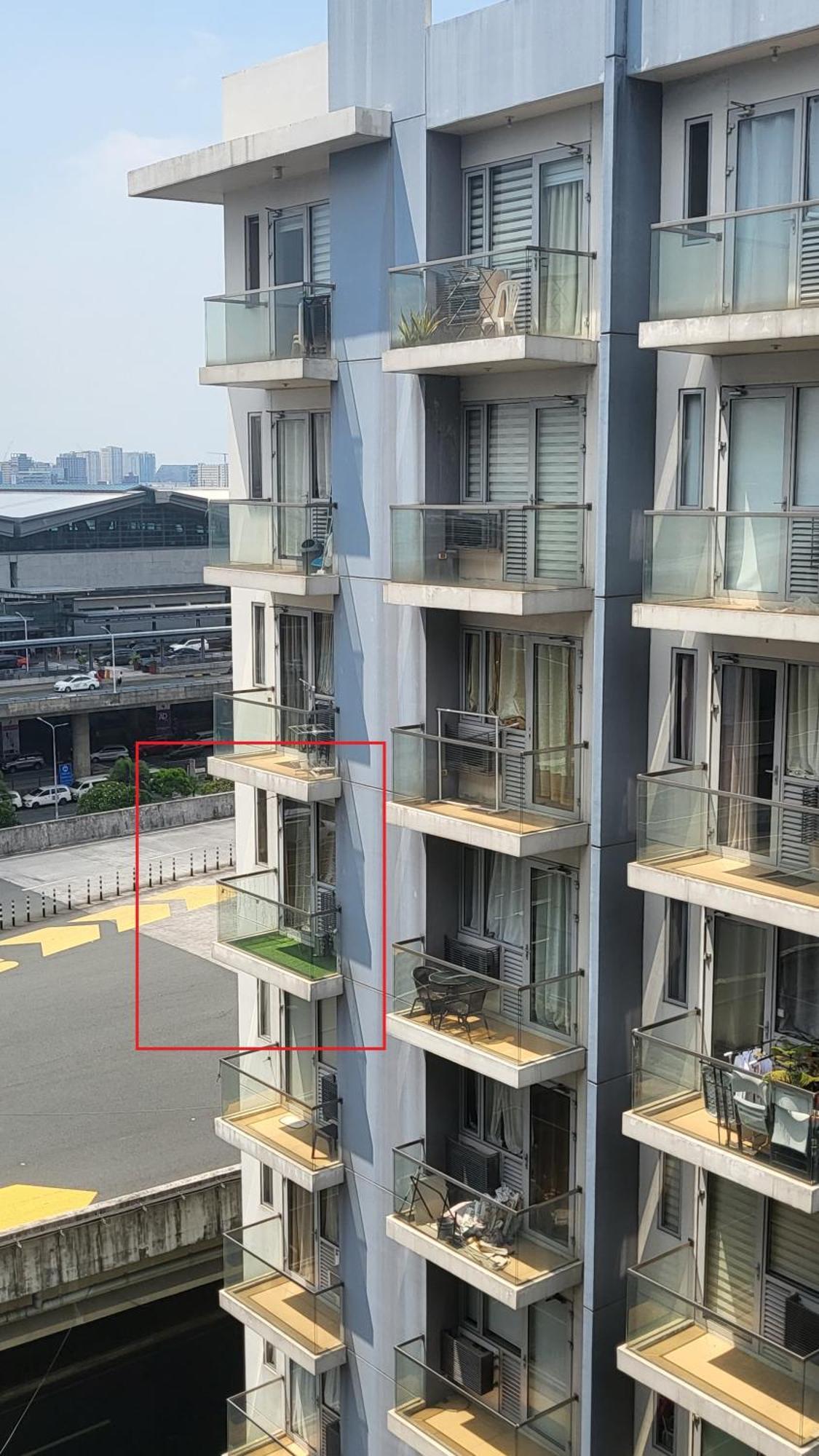 One Palm Tree Villas Condominium - Studio 7Th Fl With Balcony - Across Terminal 3 Airport 帕赛 外观 照片