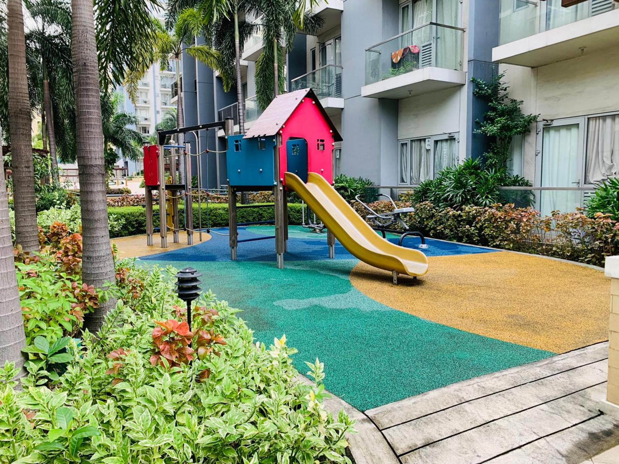 One Palm Tree Villas Condominium - Studio 7Th Fl With Balcony - Across Terminal 3 Airport 帕赛 外观 照片