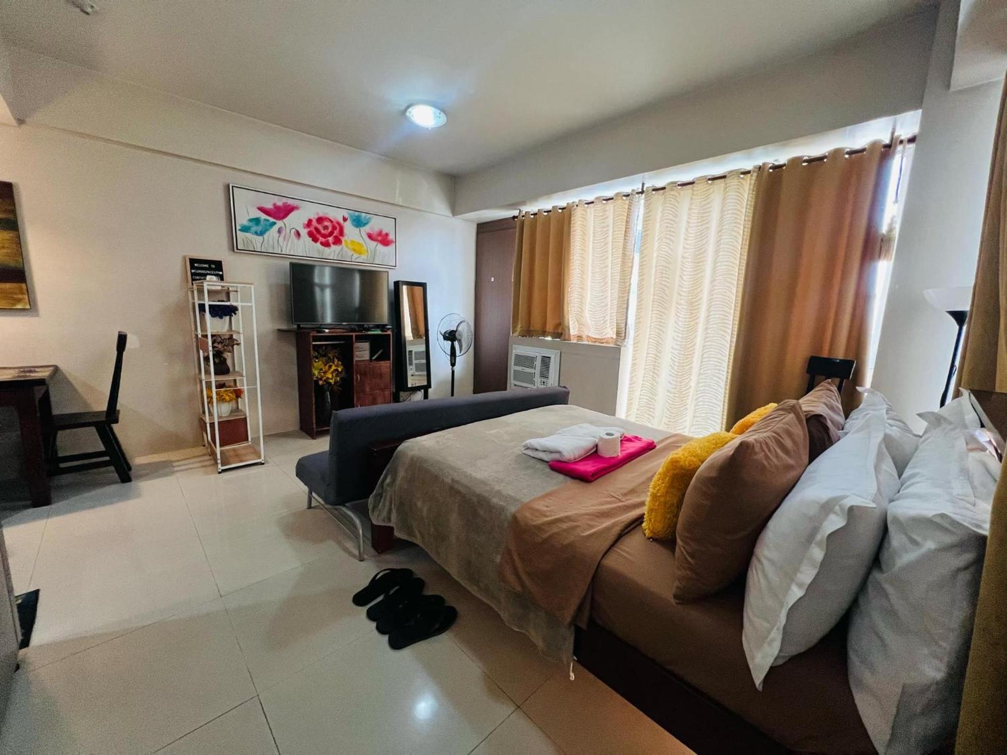 One Palm Tree Villas Condominium - Studio 7Th Fl With Balcony - Across Terminal 3 Airport 帕赛 外观 照片