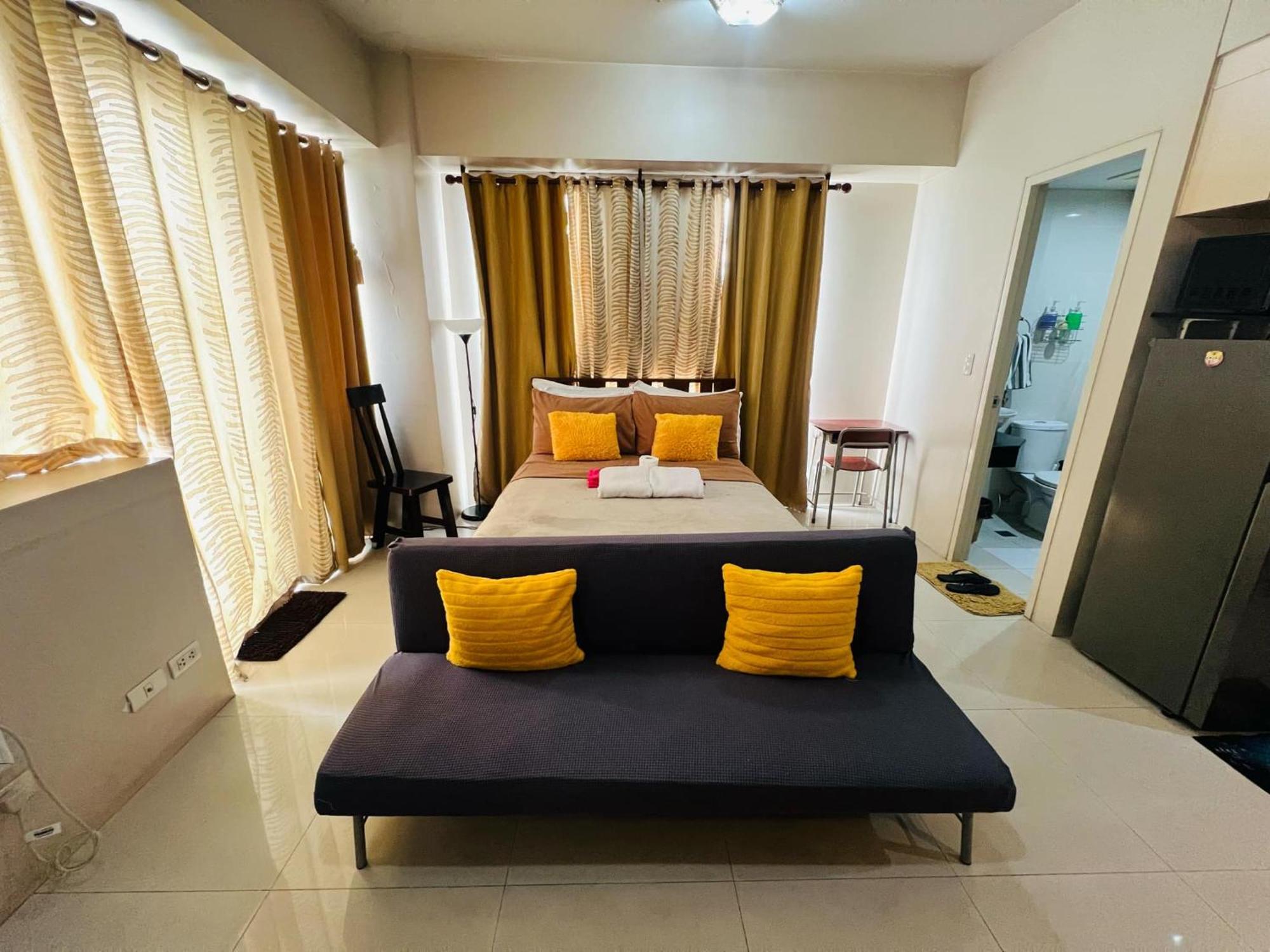 One Palm Tree Villas Condominium - Studio 7Th Fl With Balcony - Across Terminal 3 Airport 帕赛 外观 照片